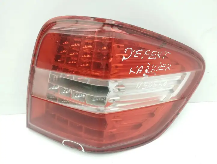 Mercedes-Benz ML W164 (2005 - 2011) A1649064300 Задний фонарь в кузове — фото 1