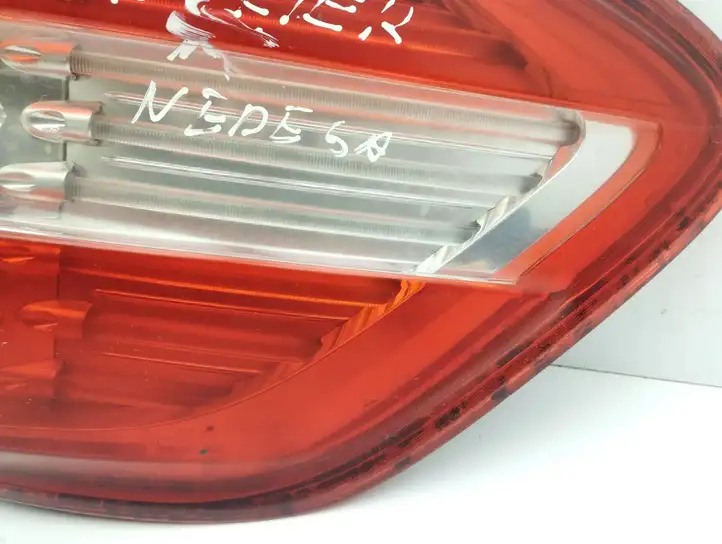 Mercedes-Benz ML W164 (2005 - 2011) A1649064300 Задний фонарь в кузове — фото 3