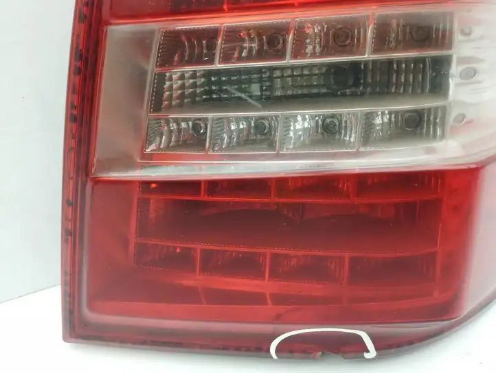 Mercedes-Benz ML W164 (2005 - 2011) A1649064300 Задний фонарь в кузове — фото 4