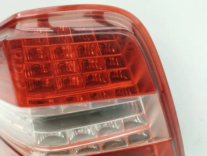 Mercedes-Benz ML W164 (2005 - 2011) A1649064200 Задний фонарь в кузове — фото 3