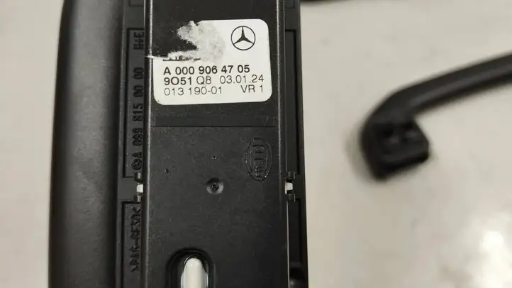 Mercedes-Benz EQB (2021 - ) A0009064805 Комплект потолочных ручек — фото 10