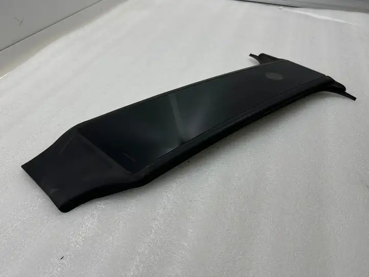 Tesla Model Y (2019 - 2024) 151625500E Наружная накладка стойки B — фото 1