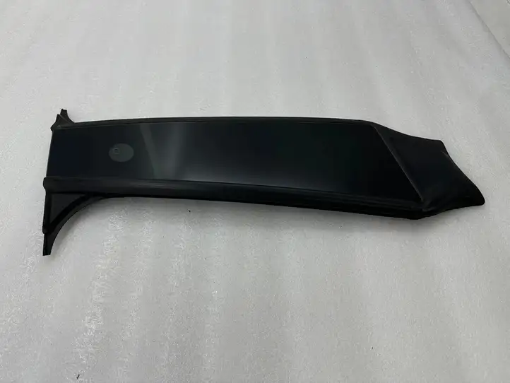 Tesla Model Y (2019 - 2024) 151625500E Наружная накладка стойки B — фото 7