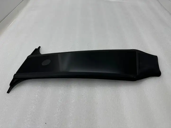 Tesla Model Y (2019 - 2024) 151625800E Наружная накладка стойки B — фото 3