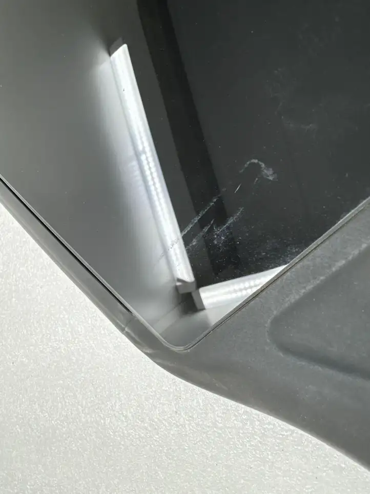 Tesla Model Y (2019 - 2024) 151625800E Наружная накладка стойки B — фото 9