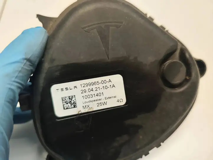 Tesla Model 3 (2017 - 2023) 129996500A Динамик парктроника (PDC) — фото 6