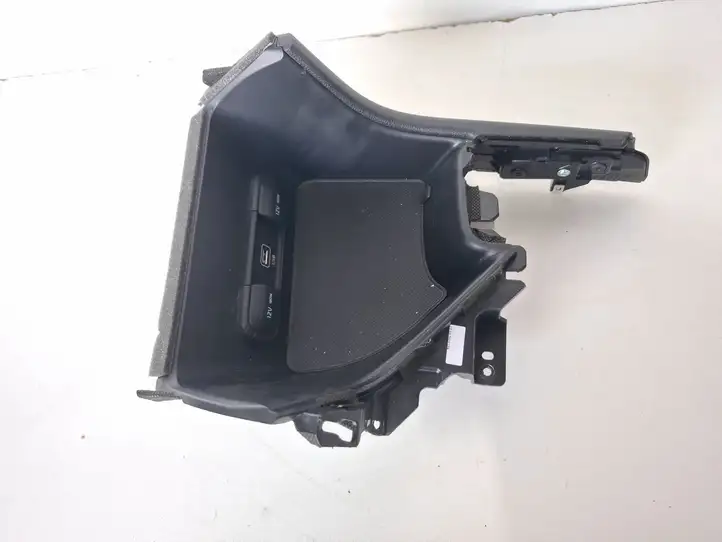 Kia Sportage (2018 - 2021) 84681F1500 Накладка прикуривателя — фото 4