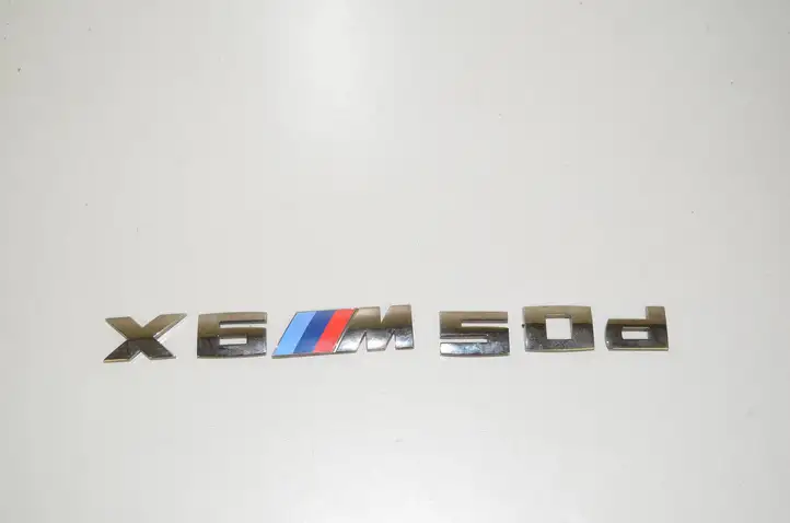 BMW X6 F16 (2014 - 2017) 8059012 Эмблема модели — фото 4