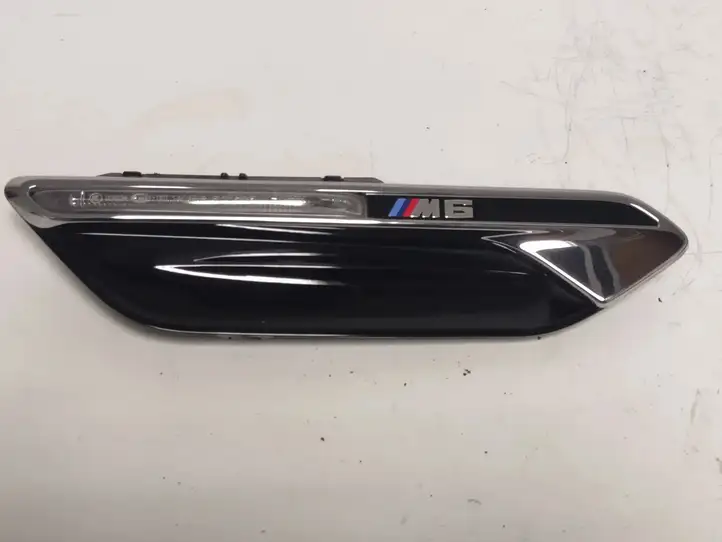BMW M6 F06/F12/F13 (2012 - 2018) 51138050520 Поворотный фонарь крыла — фото 1
