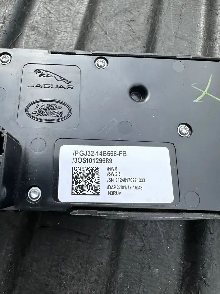 Land Rover Discovery 5 (2016 - ) PGJ3214B566FB Ручка регулировки сиденья — фото 4