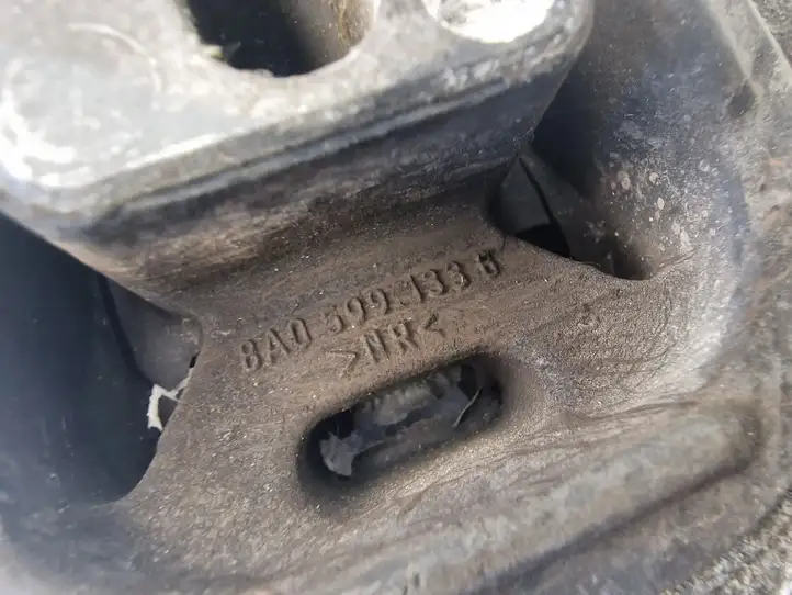 Audi A4 S4 B6 8E 8H (2000 - 2006) 8A0599133B Кронштейн заднего редуктора — фото 3