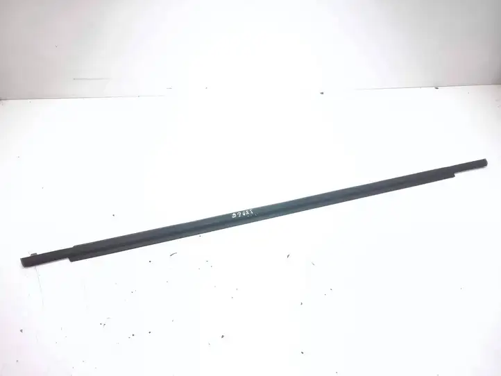 Toyota Corolla Verso AR10 (2004 - 2009) Накладка стекла задней двери — фото 1