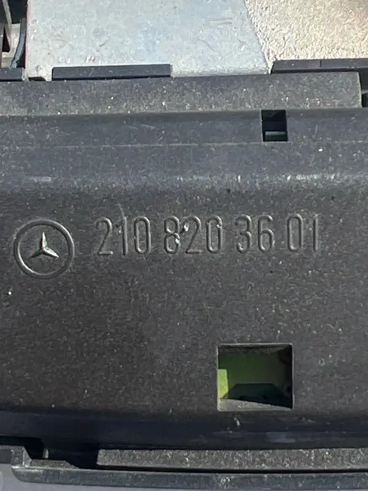 Mercedes-Benz E W210 (1995 - 2002) 2108203601 Задняя подсветка — фото 5
