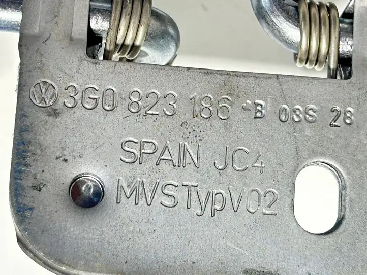 Volkswagen PASSAT B8 (2015 - ) 3G0823186B Ручка открытия капота — фото 3
