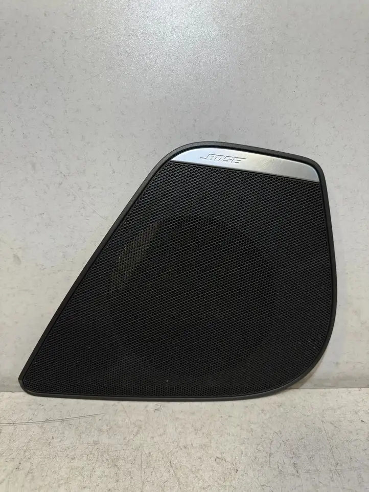 Audi A6 C7 (2011 - 2014) 4G0035435A Накладка динамика задней двери — фото 1