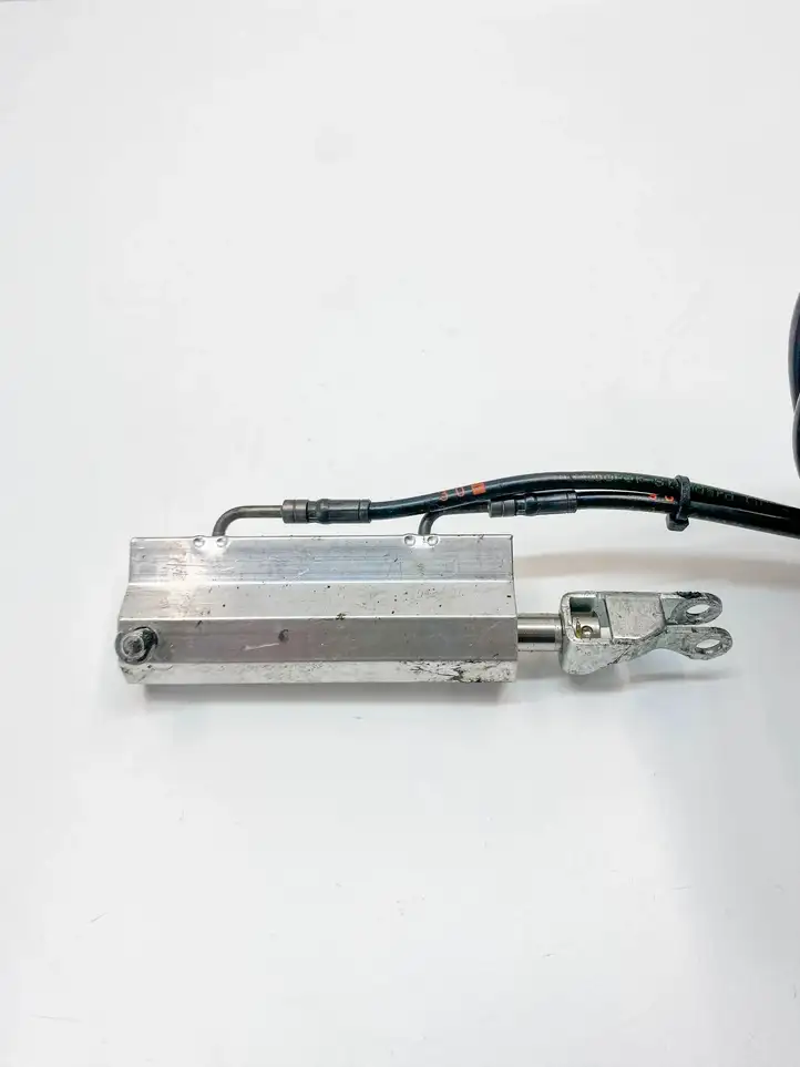 Mercedes-Benz SL R230 (2001 - 2012) A2308000872 Гидроцилиндр крыши — фото 6