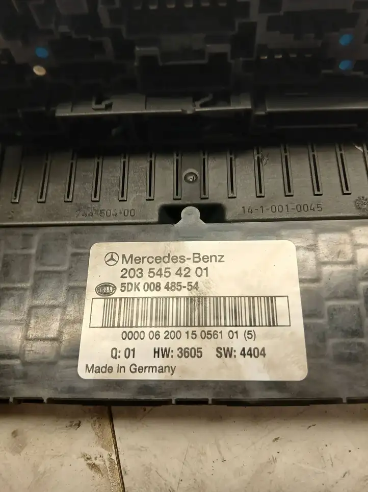 Mercedes-Benz C W203 (2000 - 2007) 2035454201 Модуль комфорта — фото 3