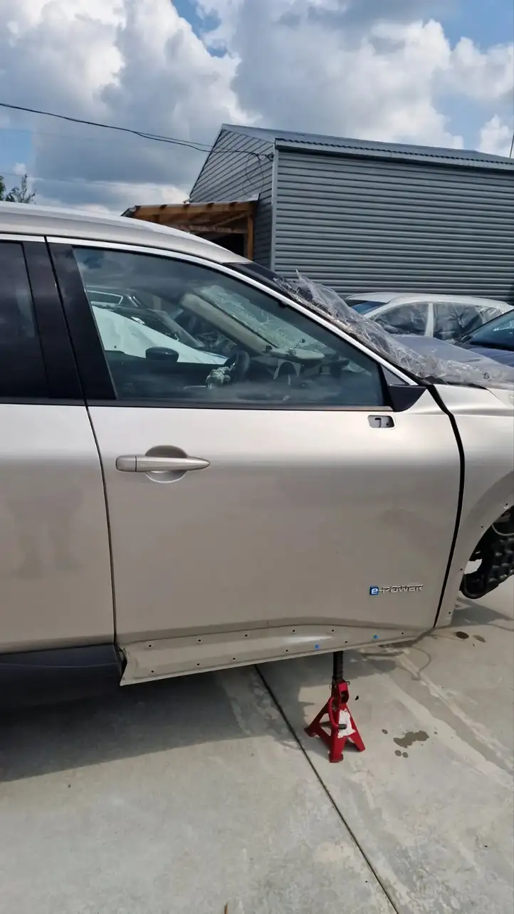 Nissan X-Trail T33 (2021 - ) Дверь — фото 1