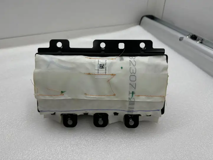 Tesla Model X (2021 - ) 174265500A Подушка безопасности пассажира — фото 2