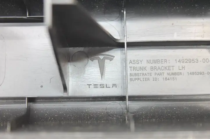 Tesla Model Y (2019 - 2024) 149295300C Задняя боковая обшивка салона — фото 10