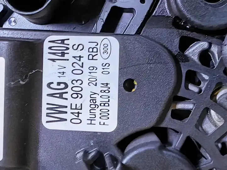 Volkswagen PASSAT B8 (2015 - ) 04E903024S Запчасти генератора — фото 5