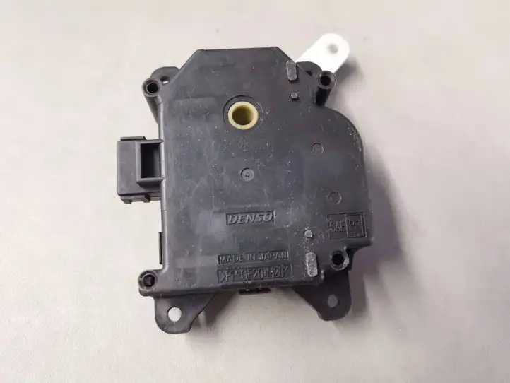 Toyota Corolla Verso AR10 (2004 - 2009) 0637008680 Двигатель задвижки потока воздуха — фото 4
