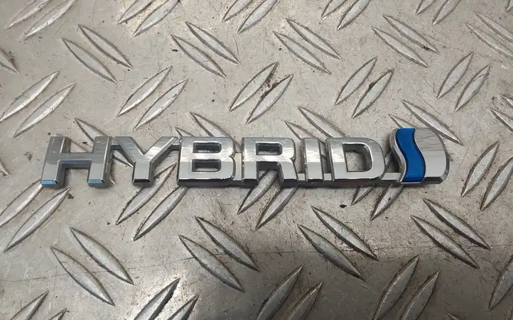 Toyota Prius+ (ZVW40) (2011 - 2018) R030 Эмблема модели — фото 1