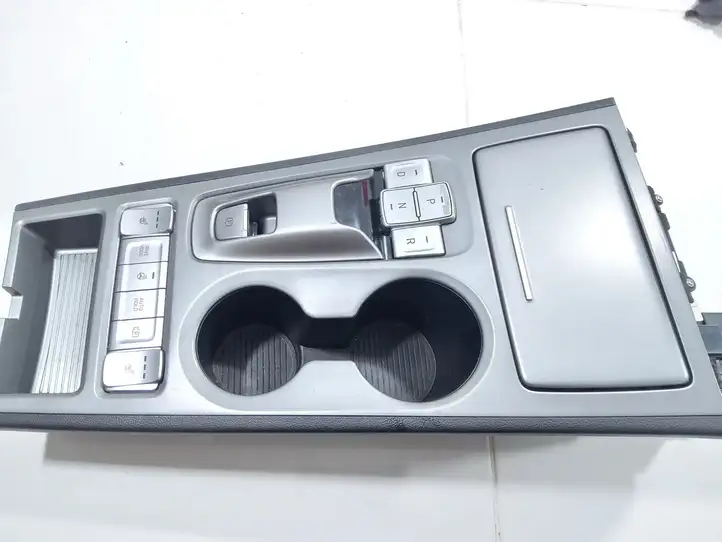 Hyundai Kona I (2017 - 2022) 84651DD000SPS Другая деталь консоли (туннеля) — фото 1