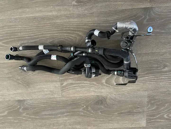 Land Rover Discovery 5 (2019 - ) J9D38501AA Трубка подачи воздуха — фото 1