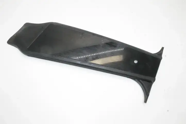 Tesla Model Y (2019 - 2024) 162563900A Наружная накладка стойки B — фото 3