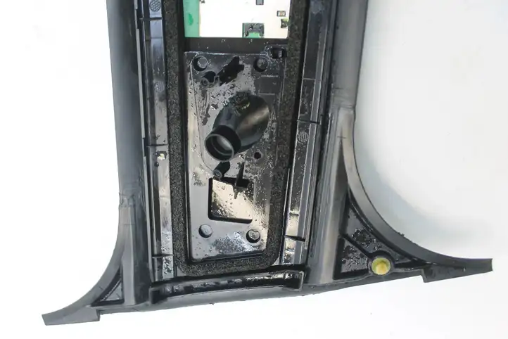 Tesla Model Y (2019 - 2024) 162563900A Наружная накладка стойки B — фото 10