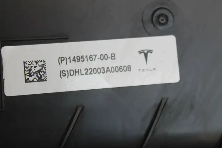Tesla Model Y (2019 - 2024) 149516700B Крышка микрофильтра воздуха — фото 7