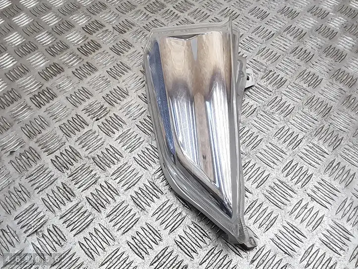 Nissan Leaf I (ZE0) (2010 - 2017) Окантовка фары — фото 3