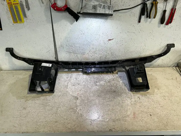 Jeep Grand Cherokee WL (2021 - ) 68459319AD Кронштейн заднего бампера — фото 2