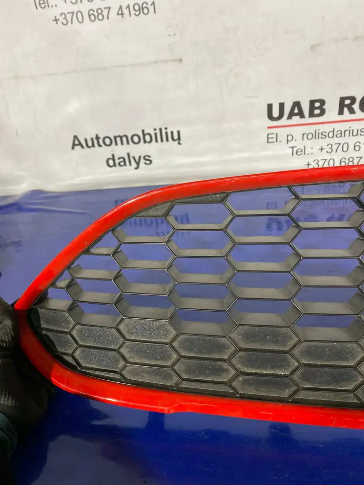 Ford Fiesta (2013 - 2017) C1BJ17B968AA Нижняя решетка переднего бампера — фото 9