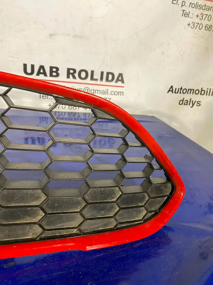 Ford Fiesta (2013 - 2017) C1BJ17B968AA Нижняя решетка переднего бампера — фото 12