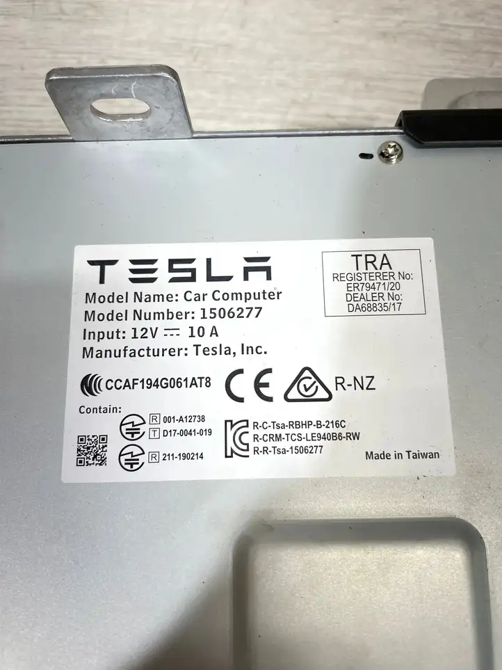 Tesla Model 3 (2017 - 2023) 156678605C Прочие блоки управления — фото 2