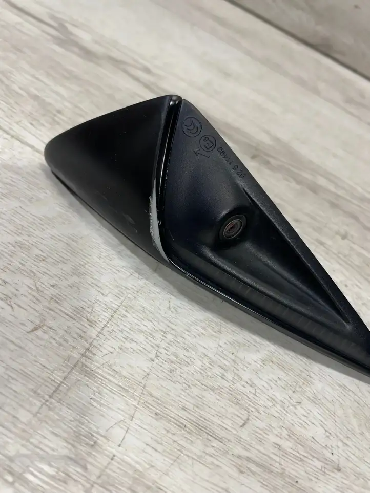 Tesla Model 3 (2017 - 2023) 149586510C Боковая камера в крыле — фото 3