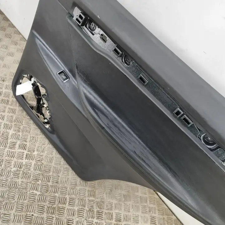Tesla Model X (2015 - 2021) 105800421K Обшивка задней двери — фото 3