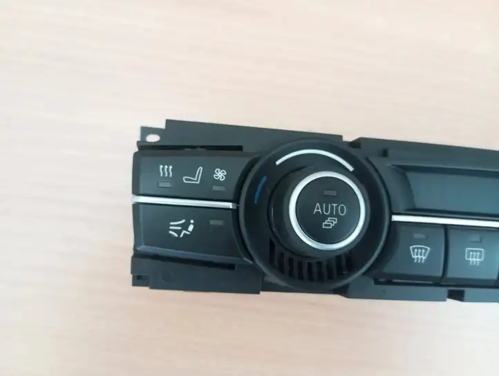 BMW X5M E70 (2010 - 2013) 9262782 Кнопка кондиционера — фото 2