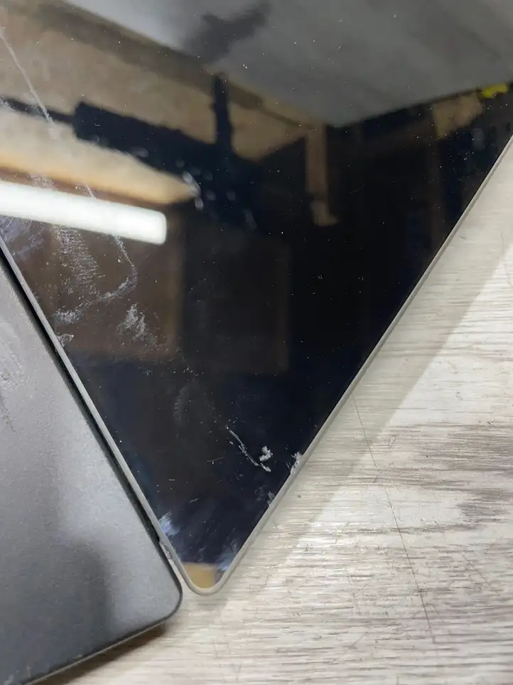 Tesla Model 3 (2017 - 2023) 110925600D Наружная накладка стойки B — фото 7