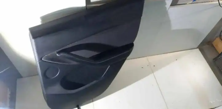 Tesla Model Y (2019 - 2024) 169729701D Обшивка задней двери — фото 2