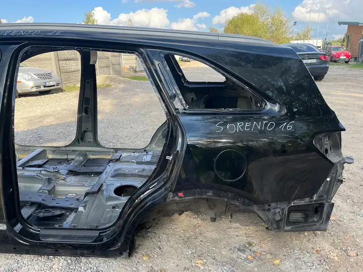 Kia Sorento (2014 - 2017) Кузов — фото 12
