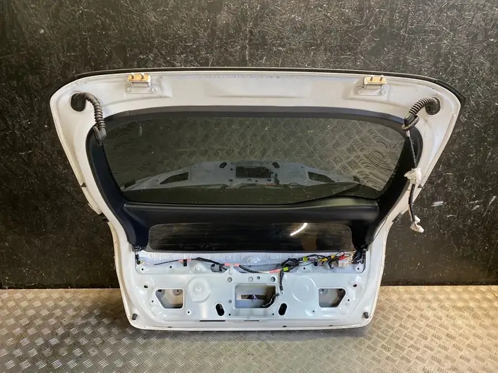 Toyota Prius (XW50) (2015 - ) Крышка багажника — фото 2