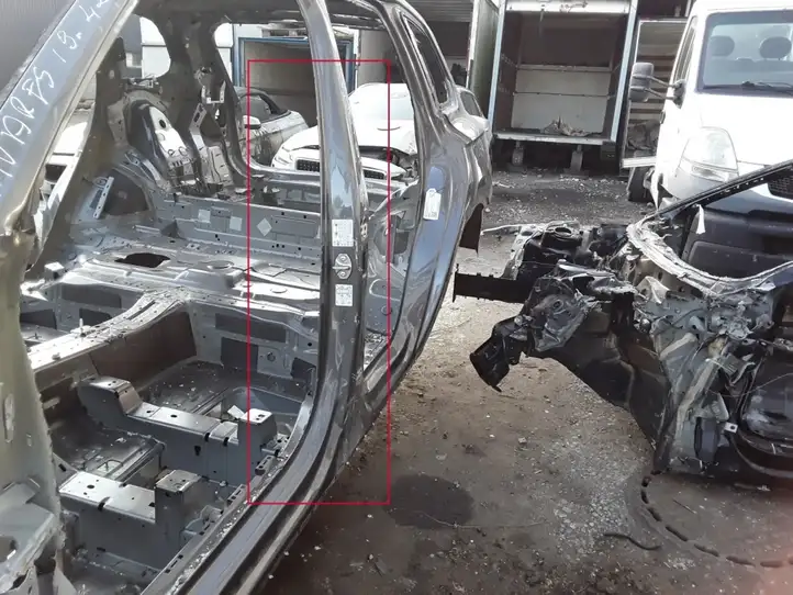 Volkswagen Touareg III (2018 - ) 760810119 Средняя стойка кузова (B) — фото 2