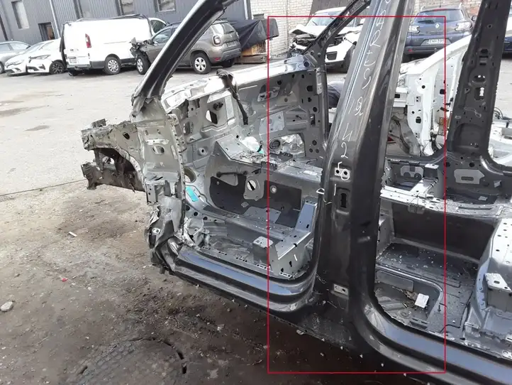 Volkswagen Touareg III (2018 - ) 760810119 Средняя стойка кузова (B) — фото 3
