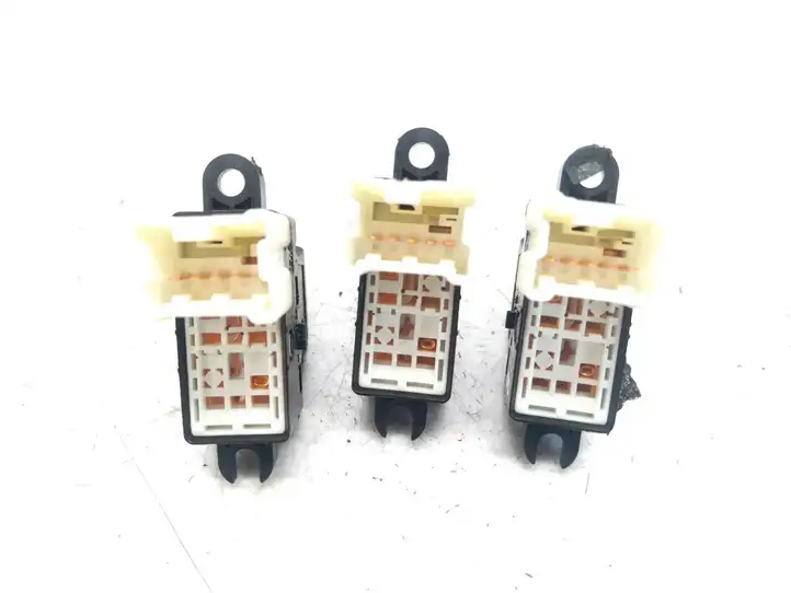 Subaru Outback (2009 - 2014) 0518Z Кнопка стеклоподъемников — фото 6