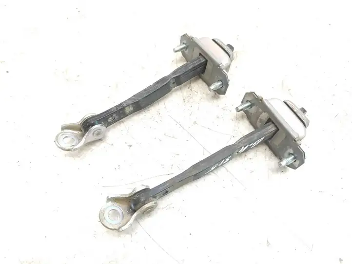 Subaru Outback (2009 - 2014) Ограничитель задней двери — фото 5