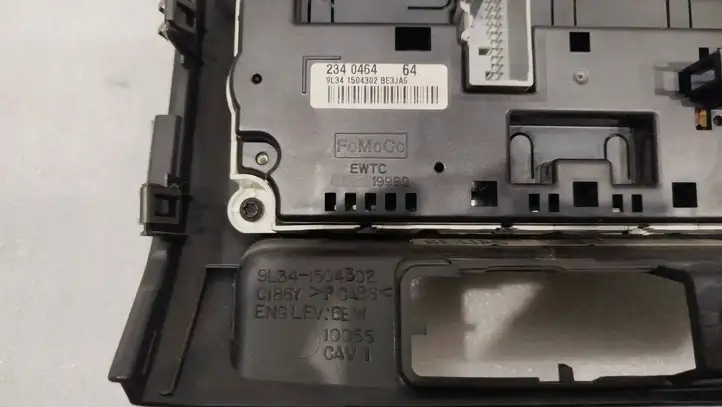 Ford F150 (2008 - 2014) 9L341504302 Отделка блока климат-контроля — фото 4