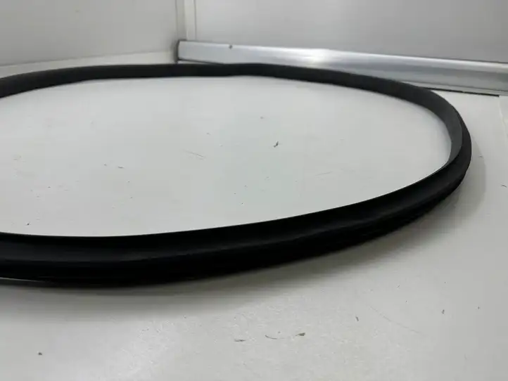 Tesla Model Y (2019 - 2024) 149767591D Уплотнитель кузова — фото 2